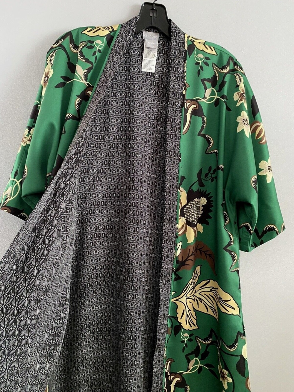 Chico's Emerald Green Floral Satin Kimono Robe with Black Trim - Picture 8 of 9
